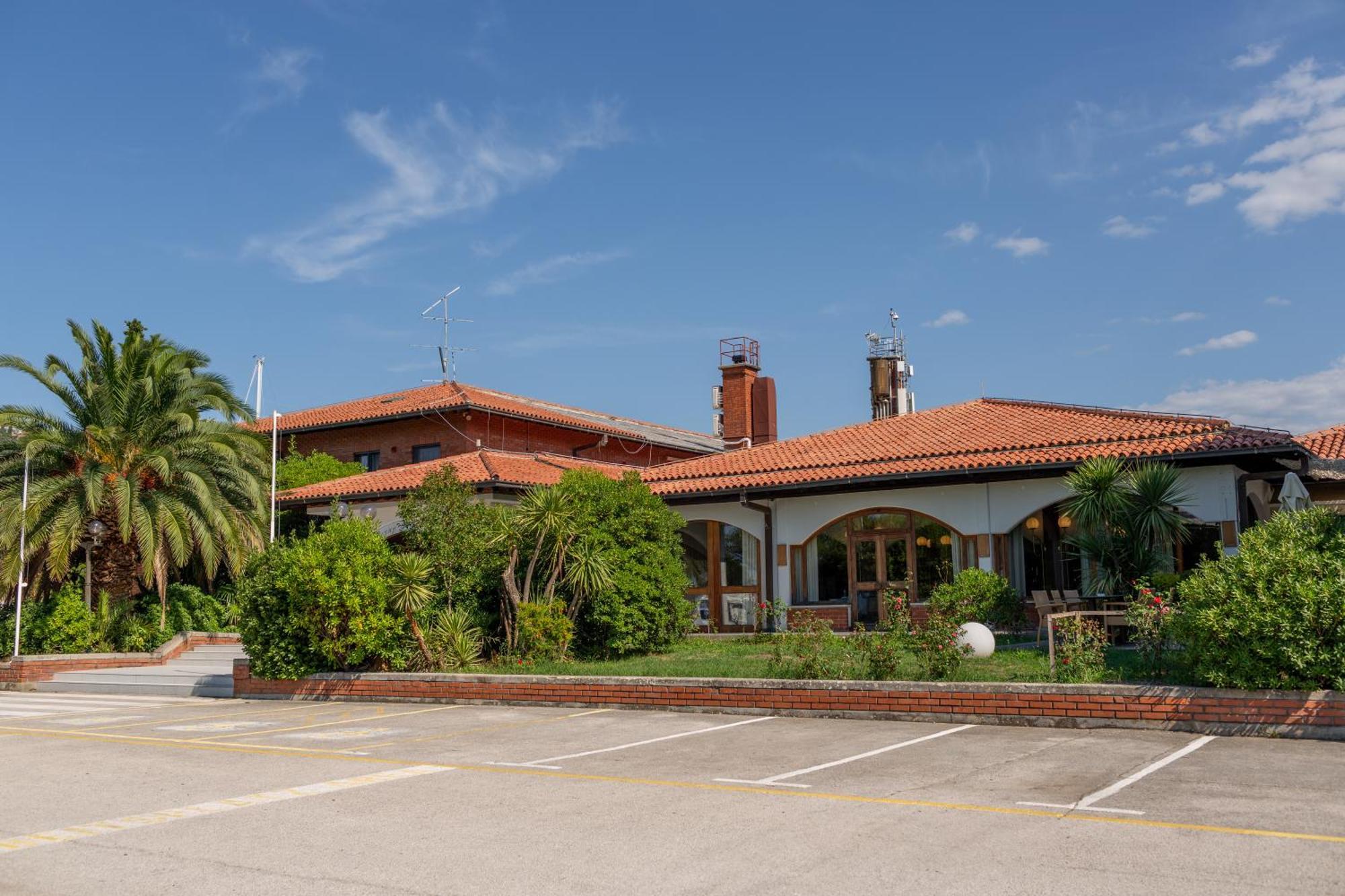 Floating Sea House Shark 3 Apartamento Portorož Exterior foto