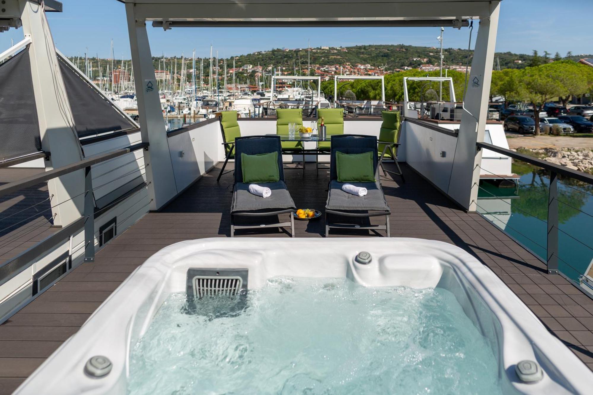 Floating Sea House Shark 3 Apartamento Portorož Exterior foto